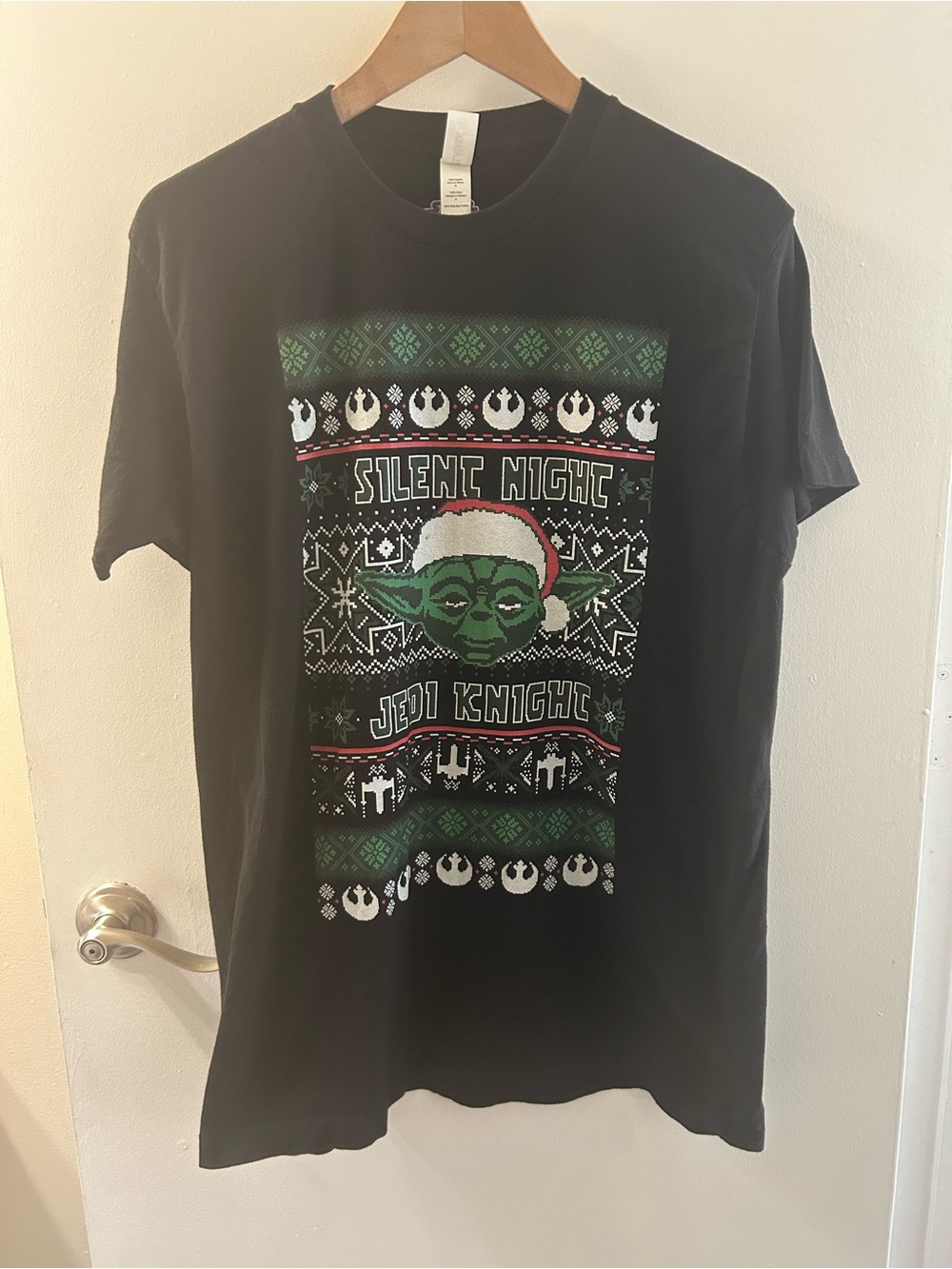 Star Wars Black 'Silent Niche Jedi Knight' Yoda Holiday Tee